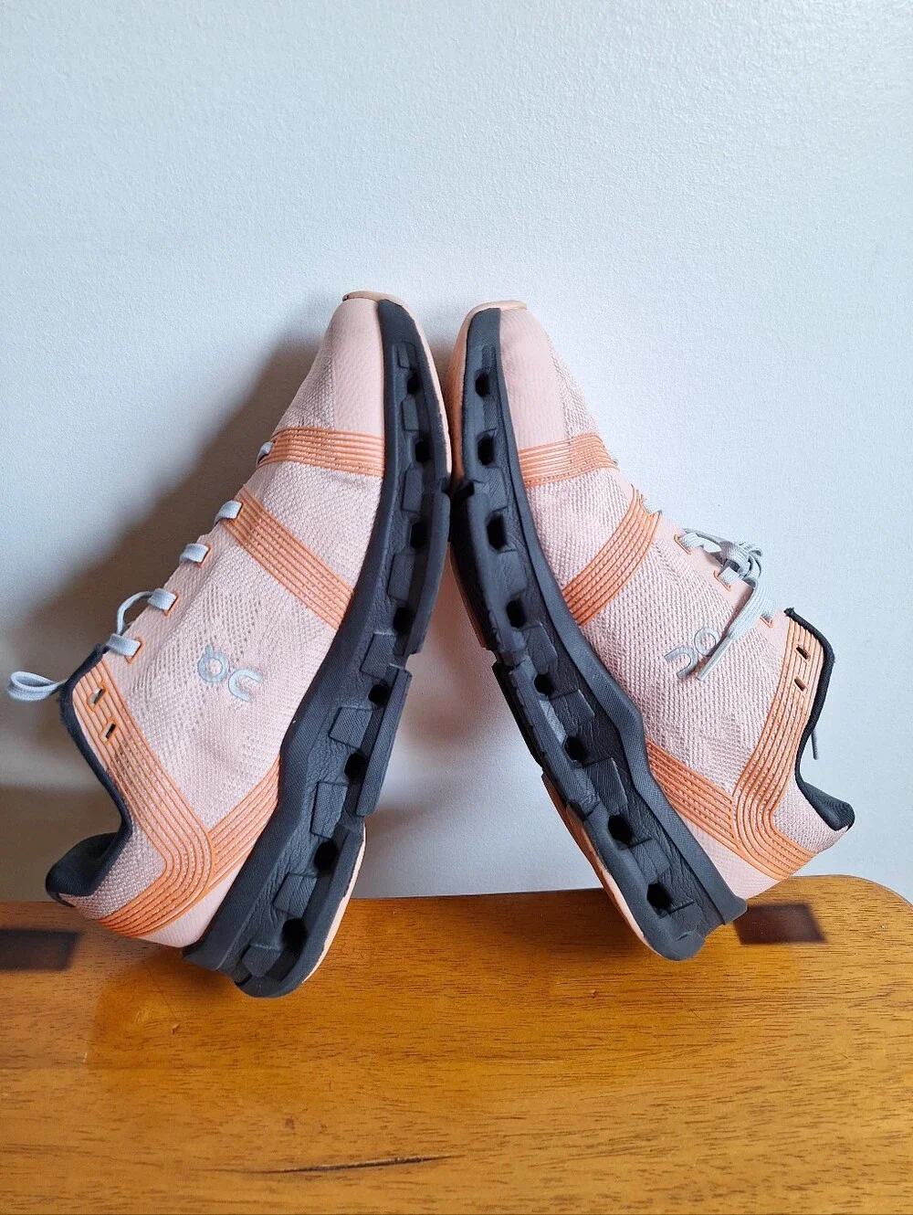 On Running  Cloudgo Women's Rose Magnet Size 7.5